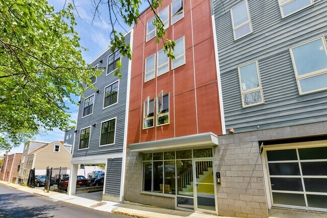 Building Photo - 200 Silver St