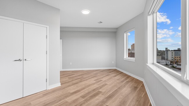 Building Photo - 475 Communipaw Ave