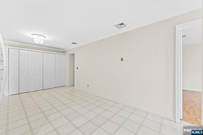 Building Photo - 314 palisade