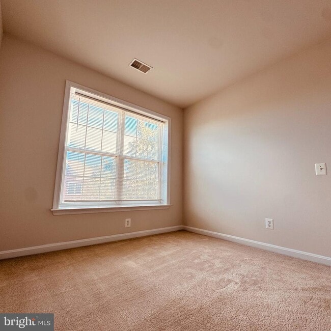 Building Photo - 8936 Singleleaf Cir