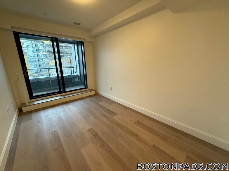 Building Photo - 1079 Commonwealth Ave