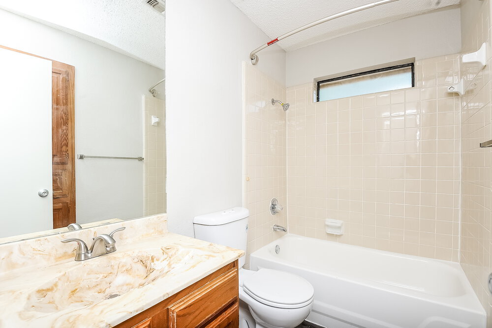 Building Photo - 7401 Meadow Creek Dr