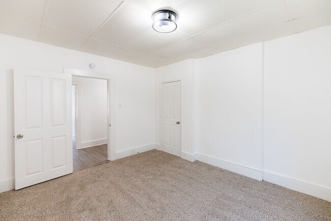 Building Photo - Move-In Ready 4BR Home with Large Backyard