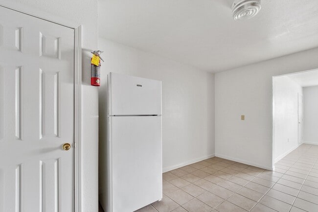 Building Photo - La Paloma Village Apartments