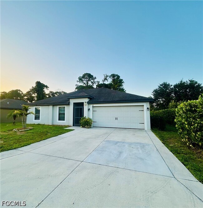 Building Photo - 745 Evening Shade Ln