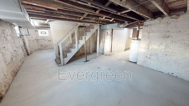 Building Photo - 233 S Hamilton Ave