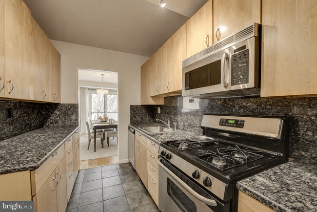 Building Photo - 4201 Cathedral Ave NW