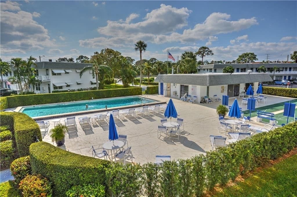 Building Photo - 2929 SE Ocean Blvd