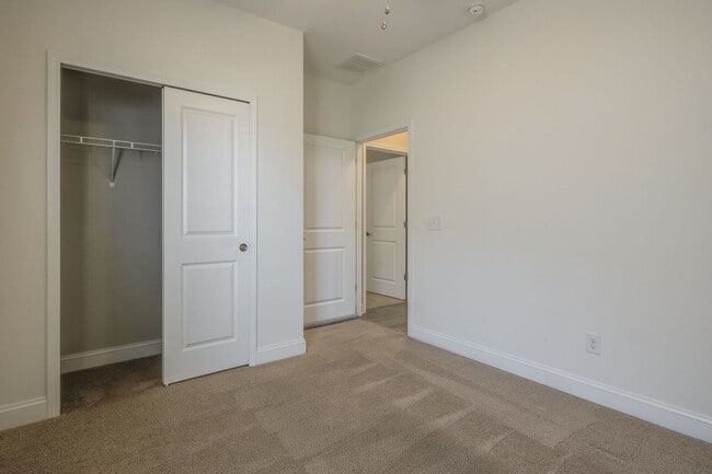 Building Photo - Spacious 3 Bed 2 Bath -The Landings At New Riverside