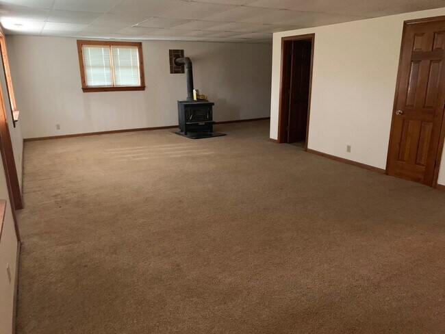 Building Photo - Country Living for Lease