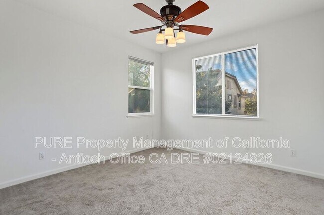 Building Photo - 2446 Mojave Dr