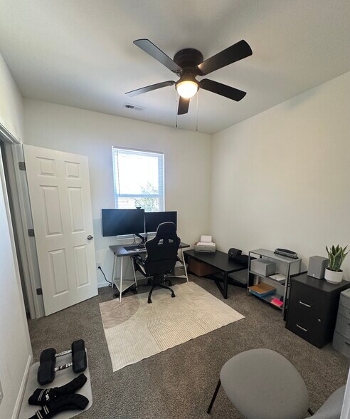 Building Photo - 152 Gregg St