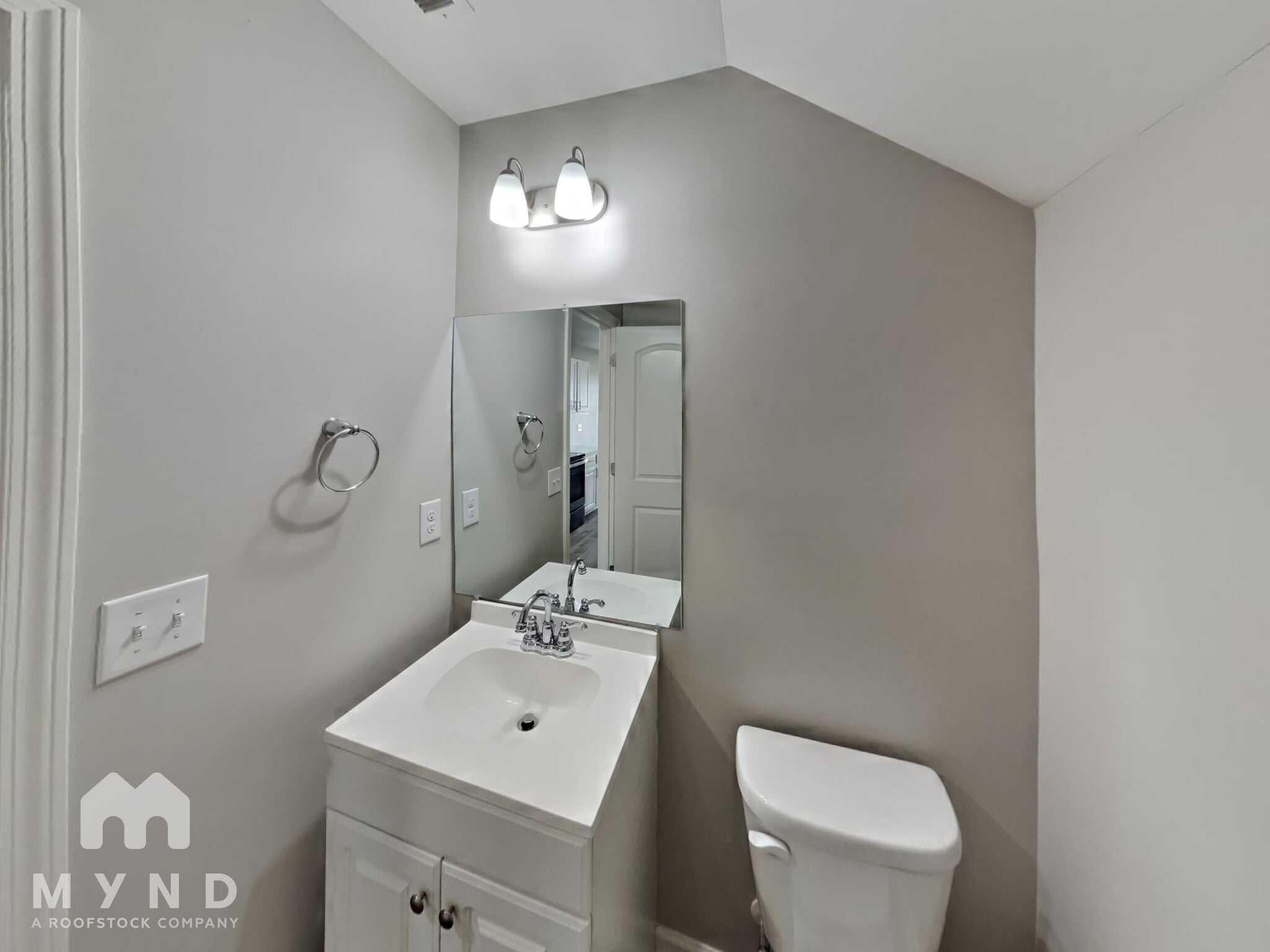 Building Photo - 1001 Nunnery Ln