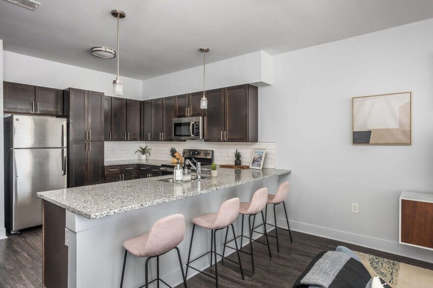 Building Photo - 8510 Westfield Blvd