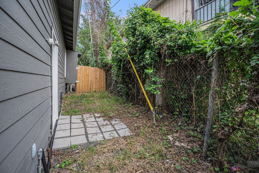 Building Photo - 7449 Walker St