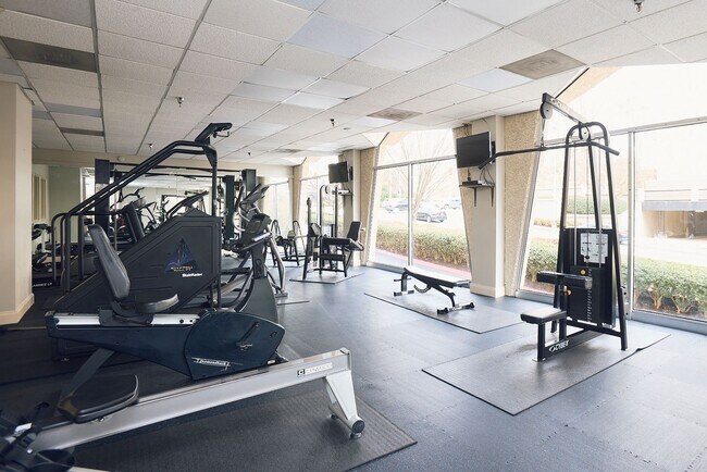 Building Photo - Furnished Buckhead Studio in Prime Peachtree Location