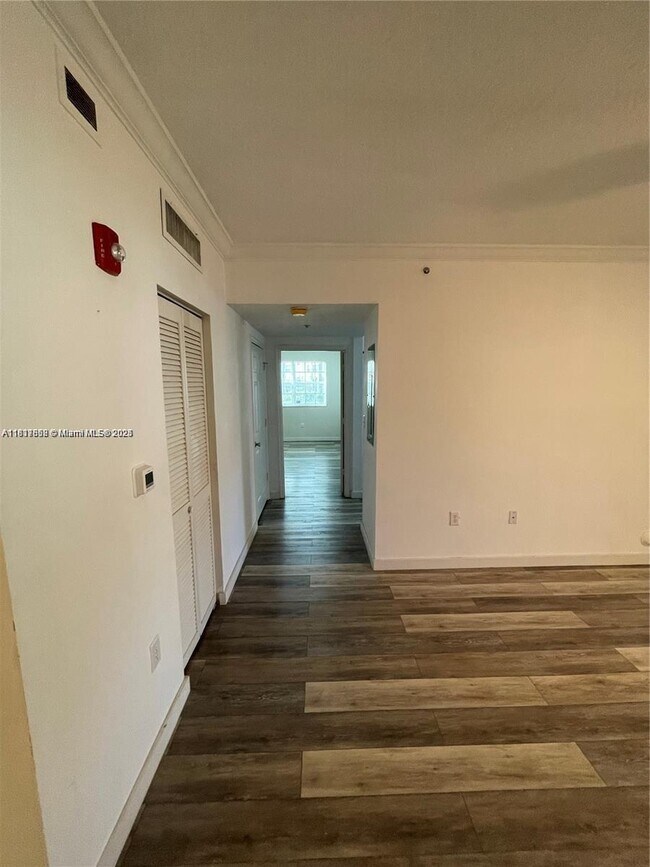 Building Photo - 160 SW 117th Terrace