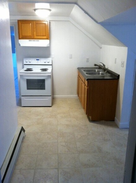 Building Photo - 86 W State St