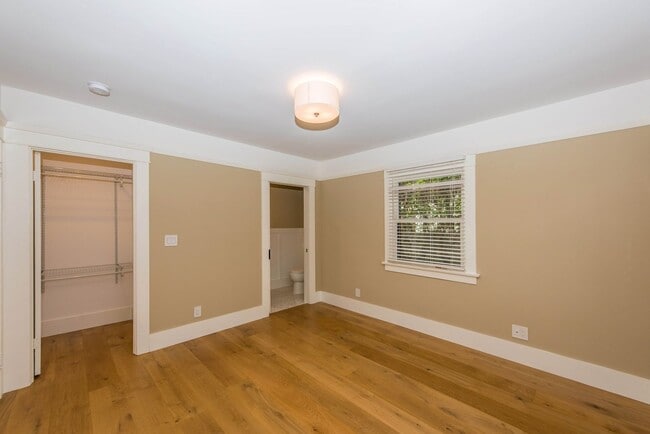 Building Photo - 306 N Shaffer St