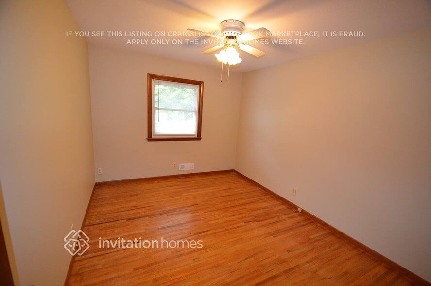 Building Photo - 124 Oakwood Rd