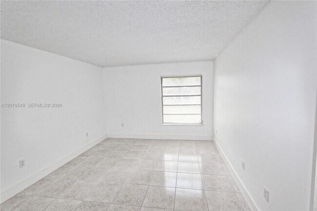 Building Photo - 5800 SW 127th Ave