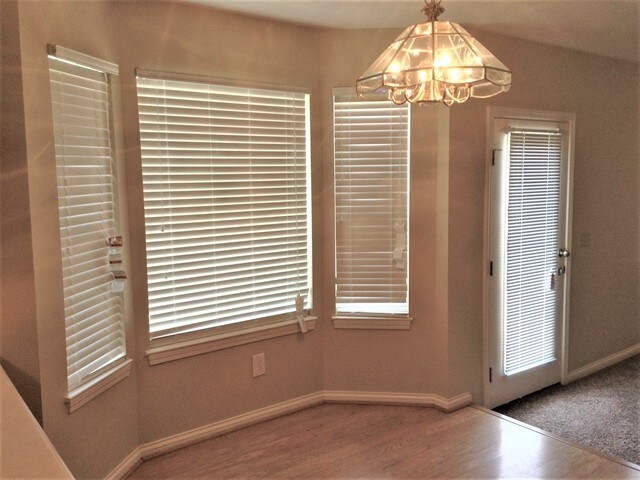 Building Photo - 8428 Stratford Ct