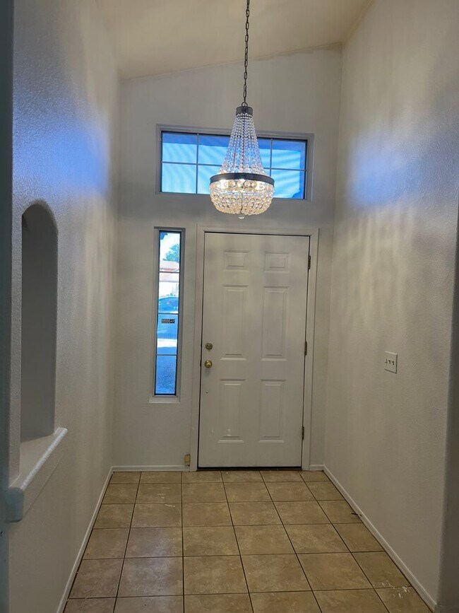 Building Photo - 7277 W Maple Ridge Dr