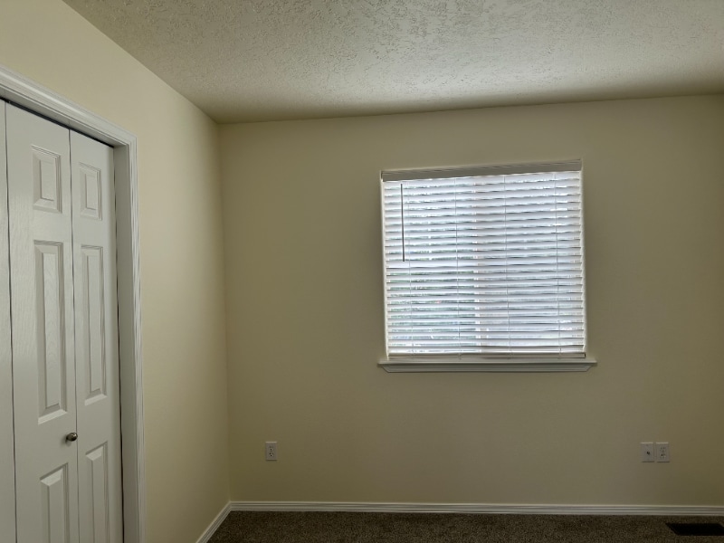 Building Photo - 398 Cassidy Dr E