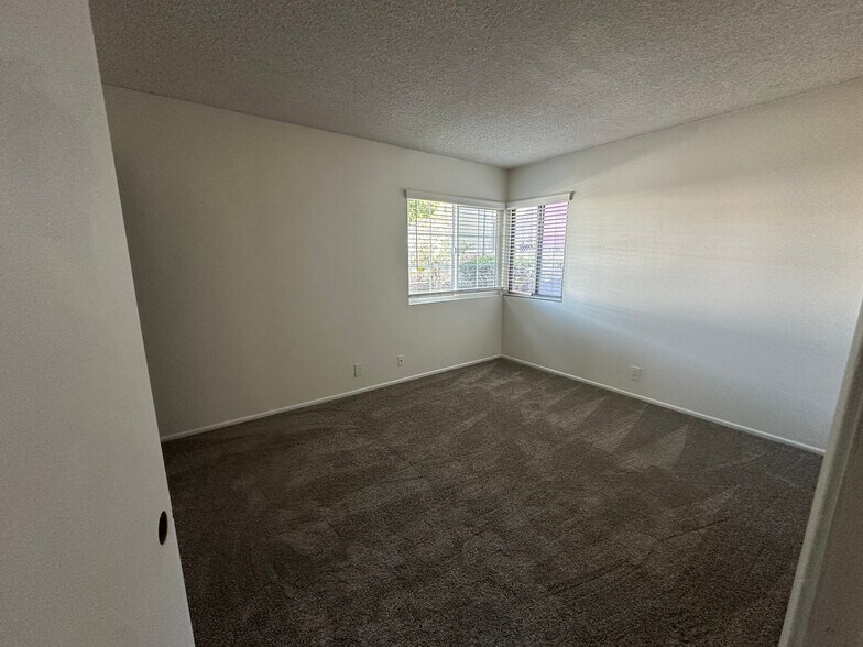 Building Photo - 5893 Mt Alifan Dr
