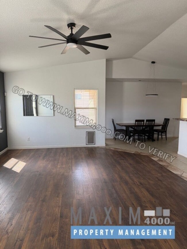 Building Photo - 659 Chalisa Ave