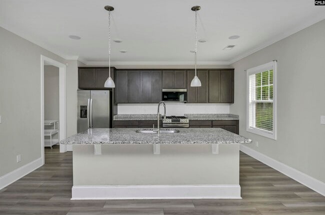 Building Photo - 825 Hidden Point Dr