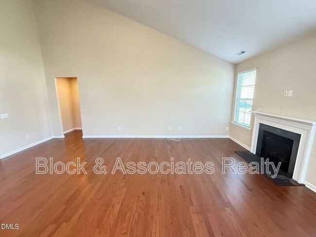 Building Photo - 2433 Cedar Rock Dr