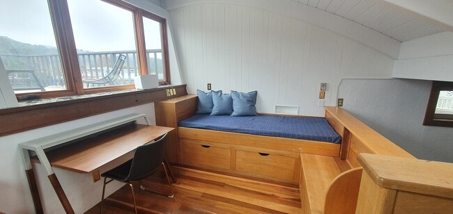 Building Photo - 12 A Dock