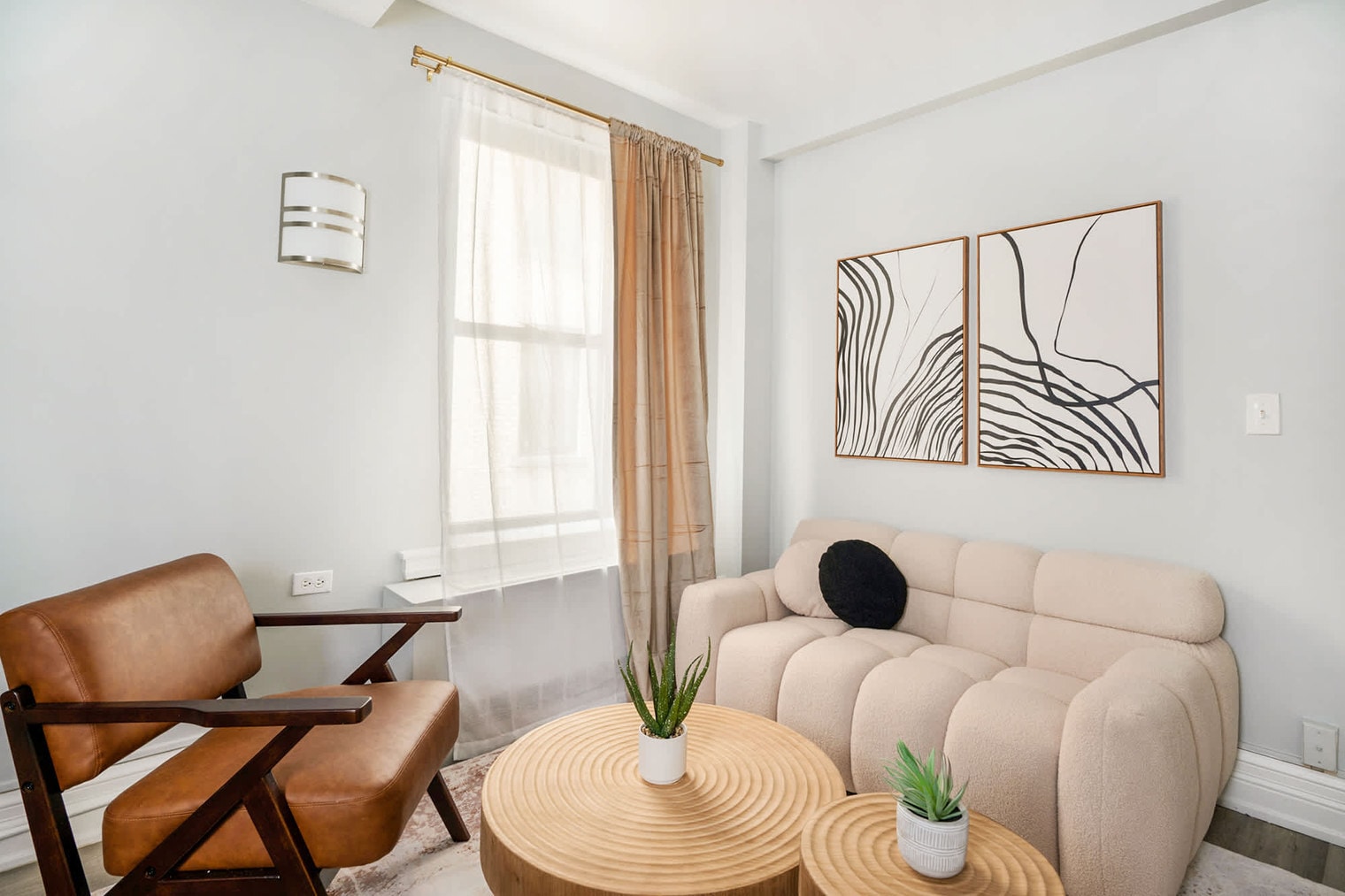 Building Photo - 234 W 73rd St