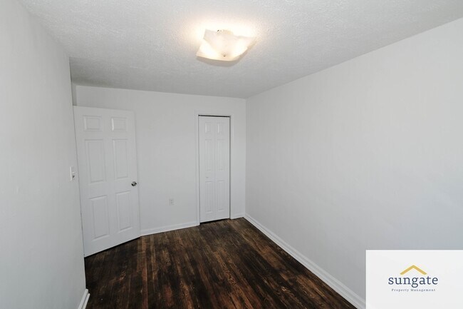 Building Photo - 217 W Edgevale Rd