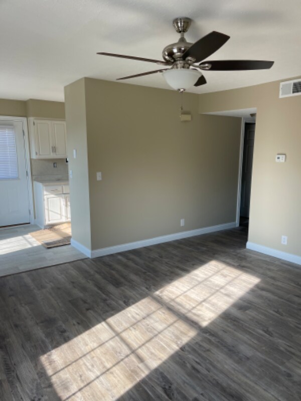 Building Photo - 391 N 1st St