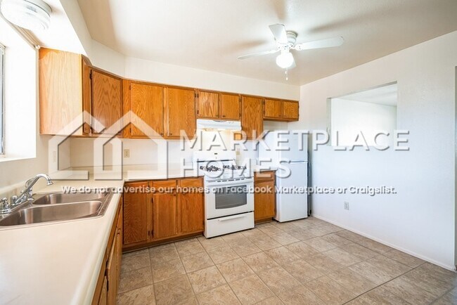 Building Photo - 3619 S 14th Ave