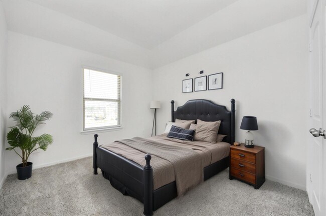 Building Photo - 501 Newcomb Holw Dr