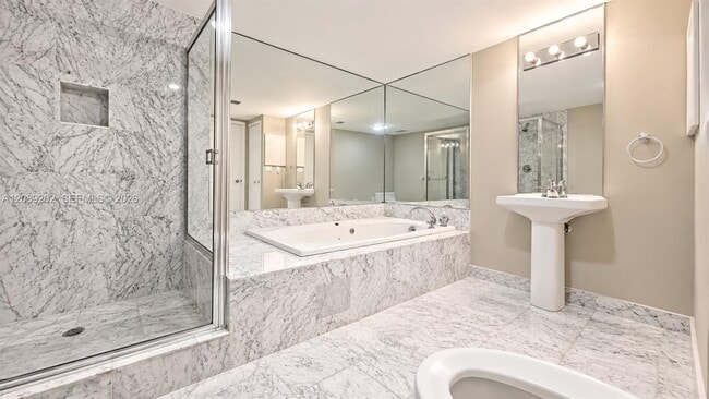 Building Photo - 9455 Collins Ave