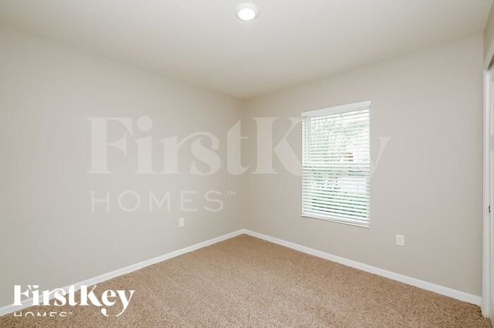 Building Photo - 7261 Somerset Pond Dr