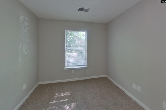 Building Photo - 121 Eagle Pointe Dr