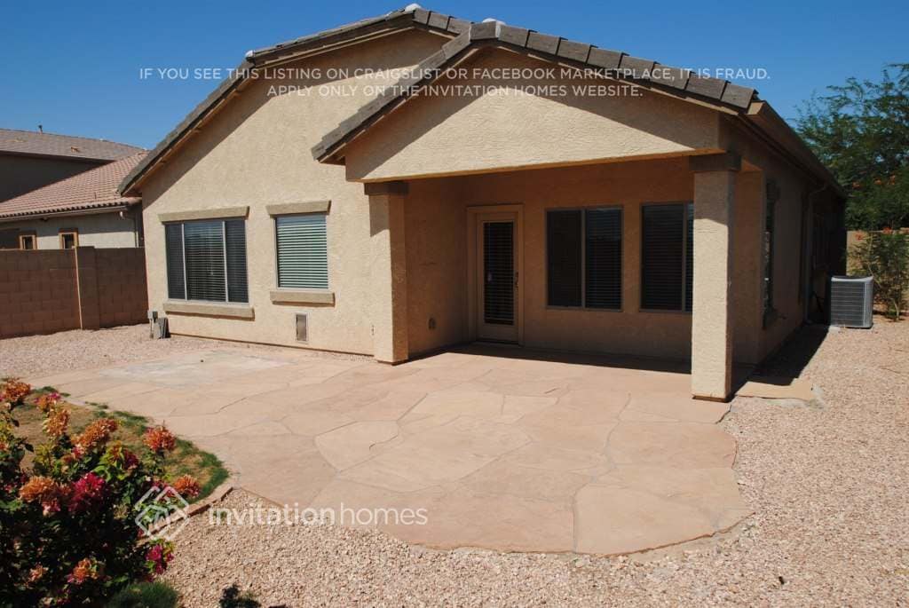 Building Photo - 10209 W Parkway Dr