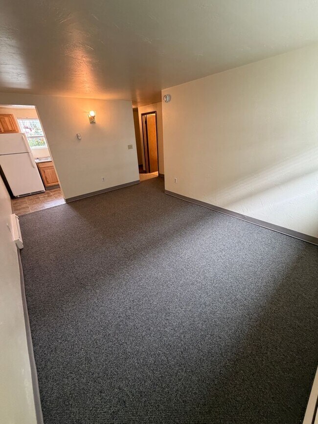 Building Photo - (907) Bluewood Apartments - 1 Bedroom / 1 Bath