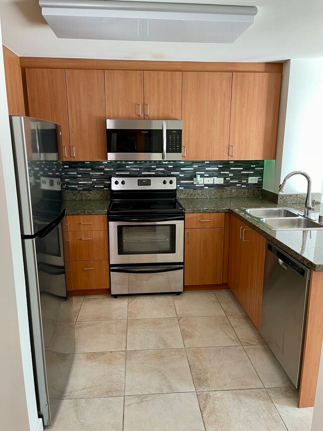 Building Photo - 1080 Park Blvd