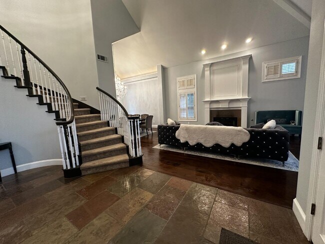 Building Photo - 4824 Longcove Dr