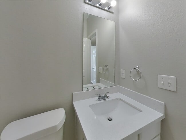 Building Photo - 3126 Lake Breeze Ln