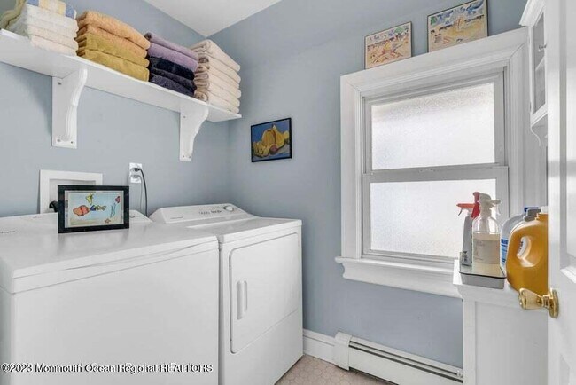 Building Photo - 80 Heck Ave