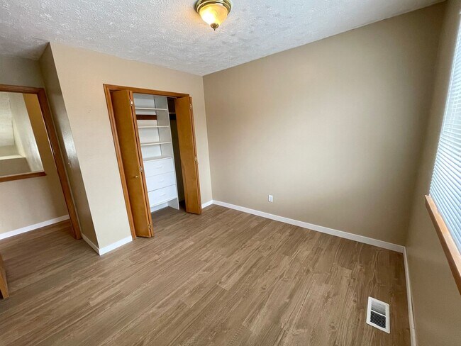 Building Photo - STUNNING SOUTH HILL HOME