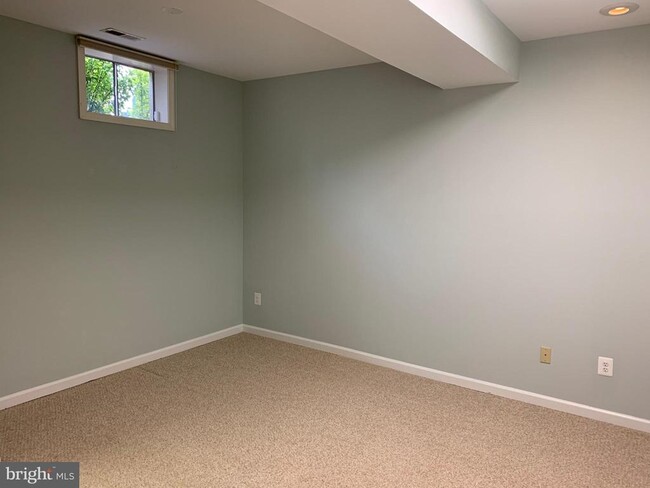 Building Photo - 12925 Wheatland Rd