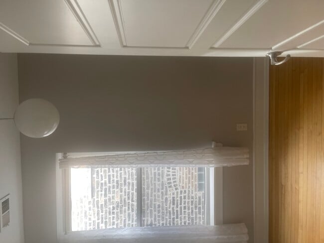 Building Photo - 3248 N Clark St